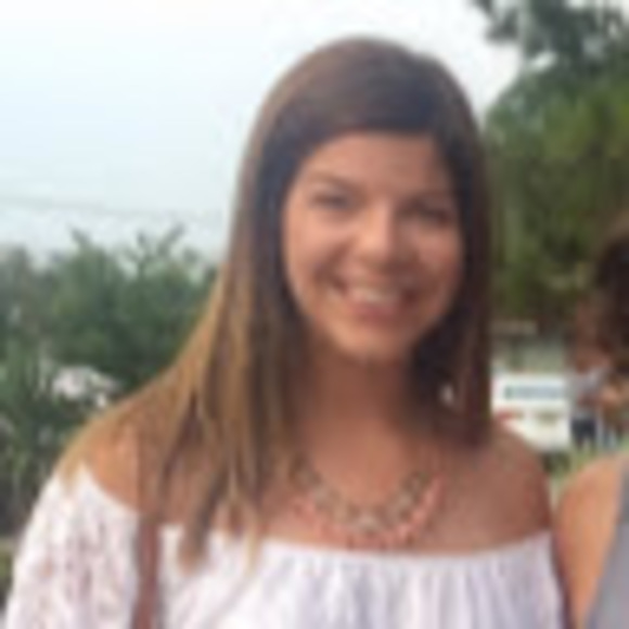 Meet your Posher, Emily - Picture 1 of 1